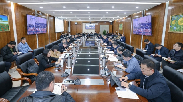 集團召開黨委（擴大）會議 部署開展深入貫徹中央八項規(guī)定精神學(xué)習(xí)教育(圖1)